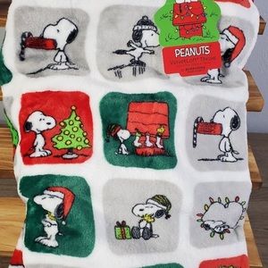 NEW Peanuts Snoopy Christmas VelvetLoft Throw 2023 - Berkshire Holiday Blanket